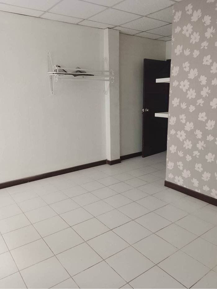 รูป ทาวเฮ้าส์ 3 ชั้น 4 ห้องนอน 4 ห้องน้ำ 2 ที่จอดรถ ราคา 2.99 ล้าน (ราคาประเมิน 3.55ล้าน)  - รูปที่ 16/23