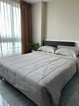 ให้เช่า ลัดดาคอนโดวิว ศรีราชา. ชั้น 20 ห้อง A2011. 35 ตรม. 1 ห้องนอน 1 ห้องน้ำ 1 ห้องครัว และ ห้องรับแขก. โครงการอยู่ไกล้กับ Max value.