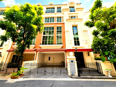 Townhouses for rent Watthana : 🏡 Luxury British Townhouses for Rent 4 Beds 6 Baths in Baan Klang Krung Thonglor