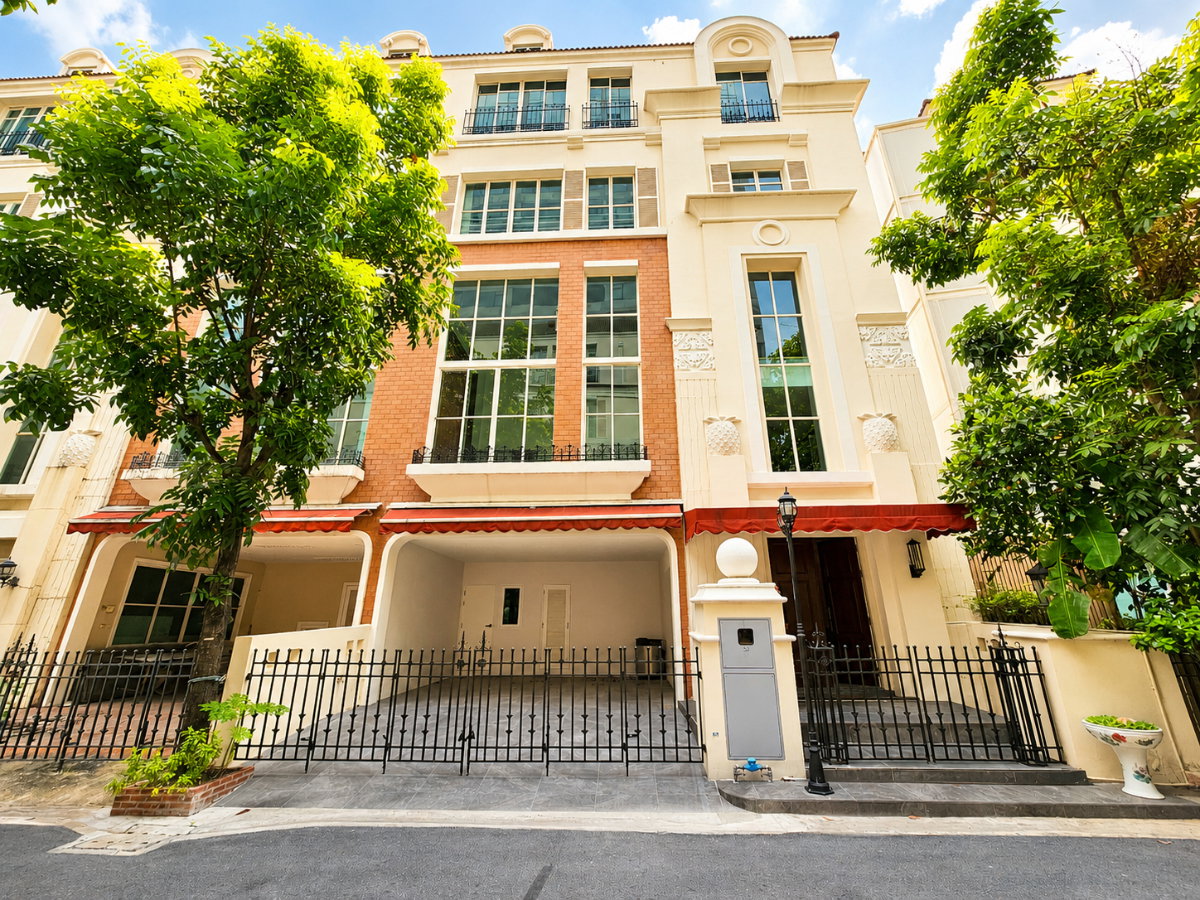 รูป 🏡 ทาวน์โฮมหรูสไตล์อังกฤษให้เช่า 4 ห้องนอน 6 ห้องน้ำ📍 บ้านกลางกรุง ทองหล่อ - รูปที่ 1/19