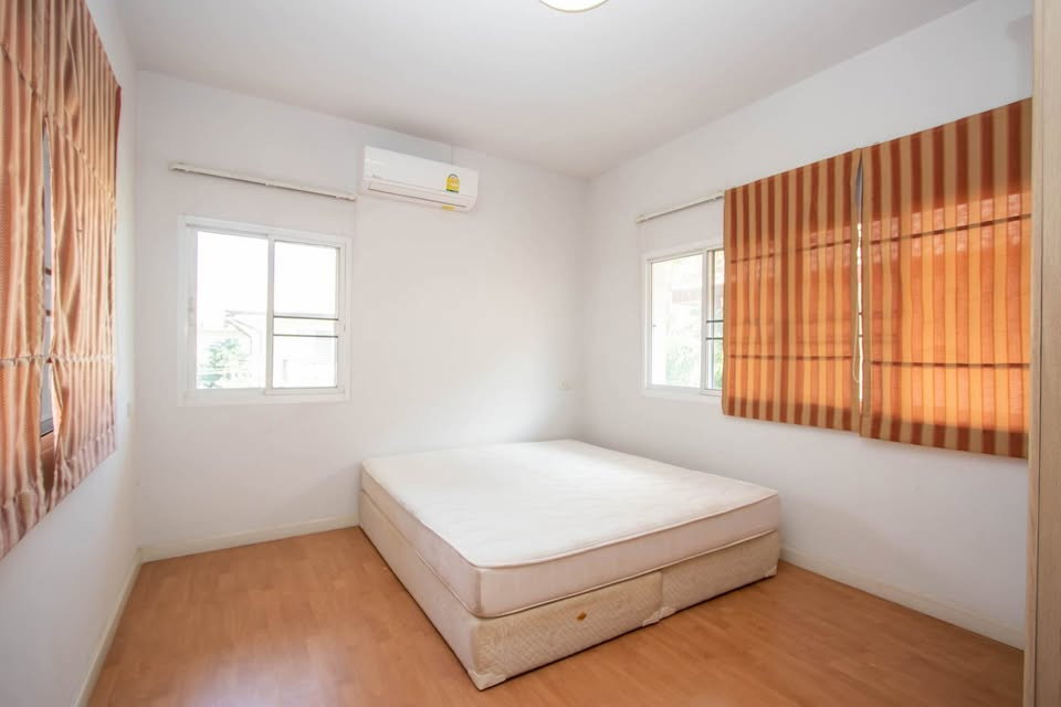 picture  House for rent  4 Bedrooms  and  3 Bathrooms     - 13/15