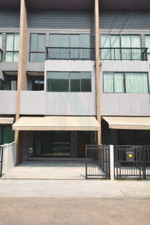 For Sell Town house BAAN KLANG MUANG WATCHARAPOL 3-story 3 bedroom 3 bathroom