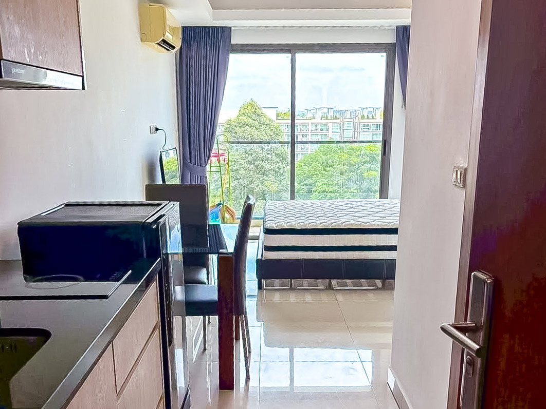 รูป Laguna Beach Resort 2 for Sale Studio Condo High Floor - รูปที่ 1/4