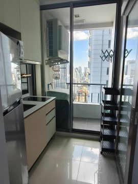 🏙️✨ FOR RENT: Q Asoke — HIGH-FLOOR MODERN CITY LIVING IN THE HEART OF ASOKE! 💰 Rental Price: 20,000 THB/month | 📲 Line ID: @condobkk (with @)