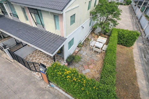 ศรีนครินทร์-บางนา ทาวน์โฮม 2 ชั้น 3นอน วัดหนามแดง1กม. สนามกอล์ฟเมืองแก้ว 1.31กม. 2 ห้องน้ำ บ้านมุม มีพื้นที่สวน 120 ตร.ม. 19.2 ตร.ว.