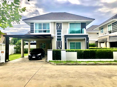 Houses for rent Chiang Mai : 🏡 2-Storey Detached House for Rent - Convenient Location Close to Town Near in Ruamchok area - Great location with easy access to town