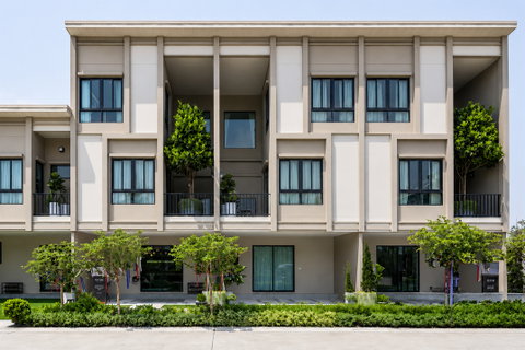 รูปภาพ 🏡✨ ให้เช่าทาวน์โฮมโมเดิร์น — Eston Ladkrabang ทำเลดีที่สุดในโครงการ ติดถนนใหญ่ ซอยแรก เข้า–ออกสะดวกมาก 