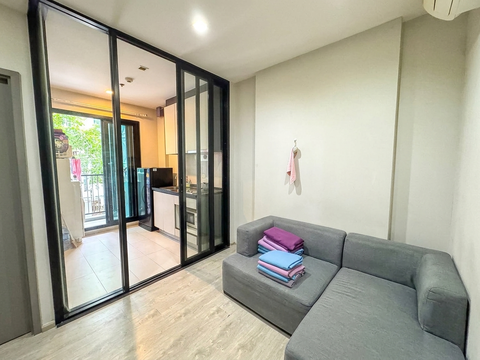 The Base Central Pattaya for Sale 1Bedroom Pool View Unit