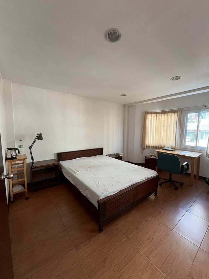 รูป  ทาวน์โฮม  3 ห้องนอน ซอย จันทน์ 2 ( ซอย ไวตี ) ใกล้ แมคโคร สาทร Ref. A17260602 - รูปที่ 4/12