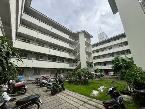 ขายห้องชุดเอื้ออาทรเทพกุญชร34 ห้องริม