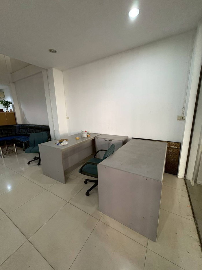 รูป  ทาวน์โฮม  3 ห้องนอน ซอย จันทน์ 2 ( ซอย ไวตี ) ใกล้ แมคโคร สาทร Ref. A17260602 - รูปที่ 9/12