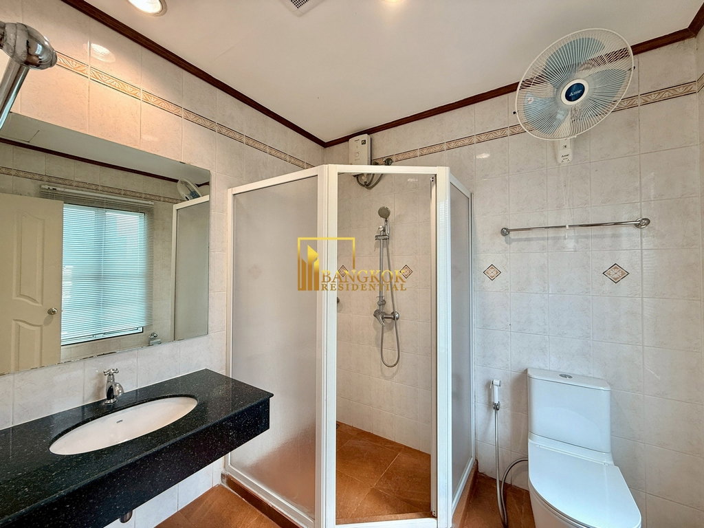 รูป Baan Klang Krung | Spacious 4 Bedroom Townhouse in Thonglor - BR49091TH - รูปที่ 39/51