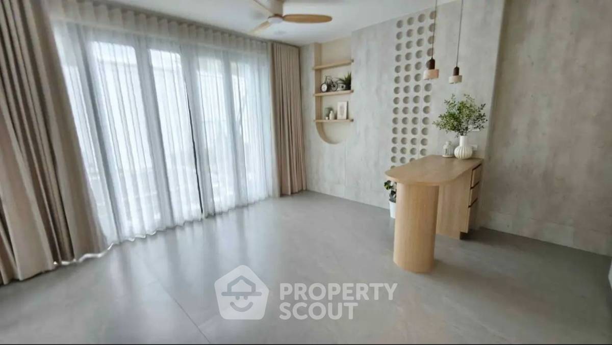 รูป บ้านเดี่ยว 5 ห้องนอน ขาย ใน Vive Krungthep Kreetha บางกะปิ กรุงเทพ (ID 2416542) - รูปที่ 13/27
