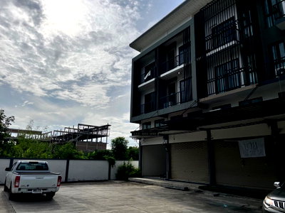 อาคารพาณิชย์ วิทยาลัยการจัดการเพชรเกษม : ตึกไอยราโครงการหนองแขม เลียบคลองภาษีเจริญ ห้อง 34