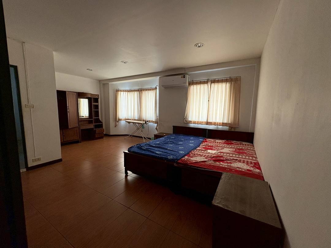 รูป  ทาวน์โฮม  3 ห้องนอน ซอย จันทน์ 2 ( ซอย ไวตี ) ใกล้ แมคโคร สาทร Ref. A17260602 - รูปที่ 12/12