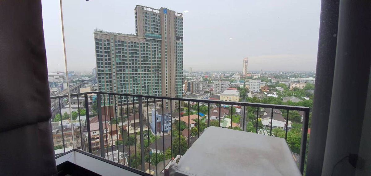 picture Owner selling directly: Centric Ratchayothin - 11/17