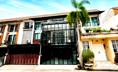 ขายทาวน์โฮม :  ทาวน์โฮม 3 ชั้น GARAGE HOUSE   โ ค ร ง ก า ร : อ า รี ย า โ ม ว า เ ก ษ ต ร