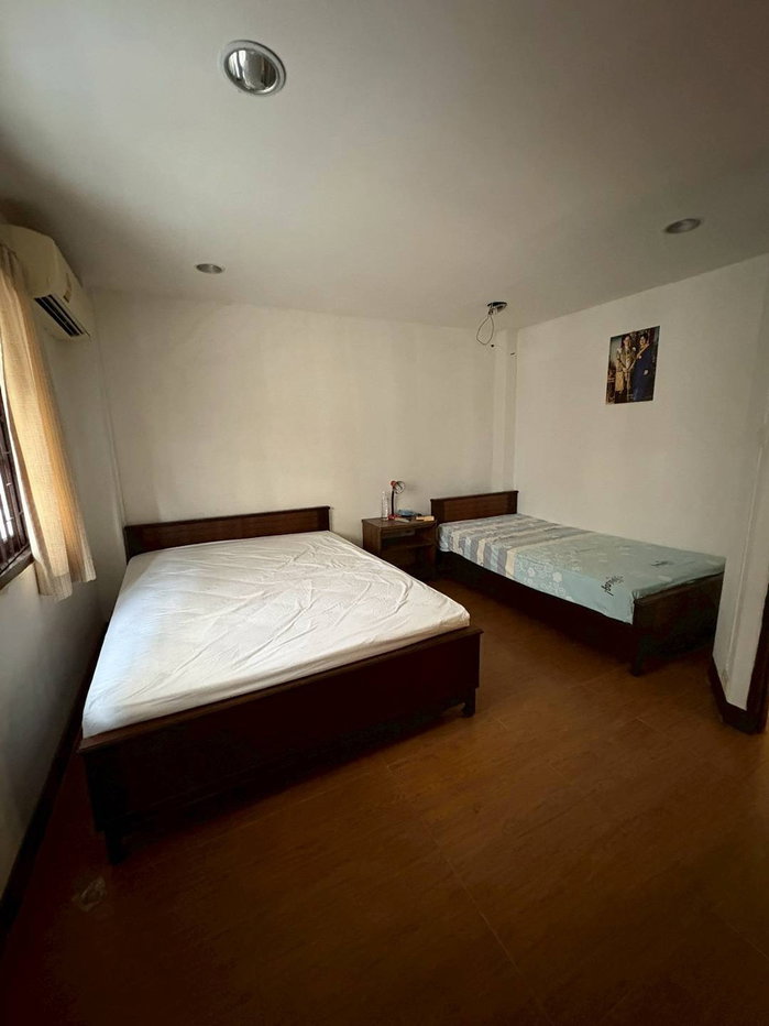 รูป  ทาวน์โฮม  3 ห้องนอน ซอย จันทน์ 2 ( ซอย ไวตี ) ใกล้ แมคโคร สาทร Ref. A17260602 - รูปที่ 11/12