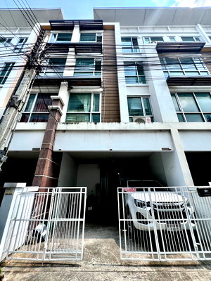 Home office for sale Bangkok : Prime Location - Only 9 Minutes to the Airport! Home Office For Sale, RK Office Park, Romklao-Suvarnabhumi