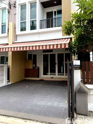 ขายทาวน์โฮม : ขาย ทาวน์เฮ้าส์ 3 ห้องนอน ในโครงการ บ้านกลางเมือง เอสเซ้นส์ พระราม 9-ลาดพร้าว 6540883