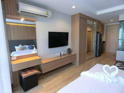 📍ลัดดาพลัส คอนโด ศรีราชา (Ladda Plus condo Sriracha) 📞 Tel: 064-242-6068