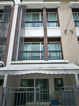R3084 ให้เช่าทาวน์โฮม 3 ชั้น บ้านกลางเมือง โชคชัย 4 ซอย 50 (ว่างค่ะ)
