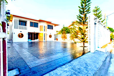 Houses for sale MRT Lat Phrao 83  : CB066, House for sale in Lat Phrao, 8-10 car parking, near MRT Mahadthai station.