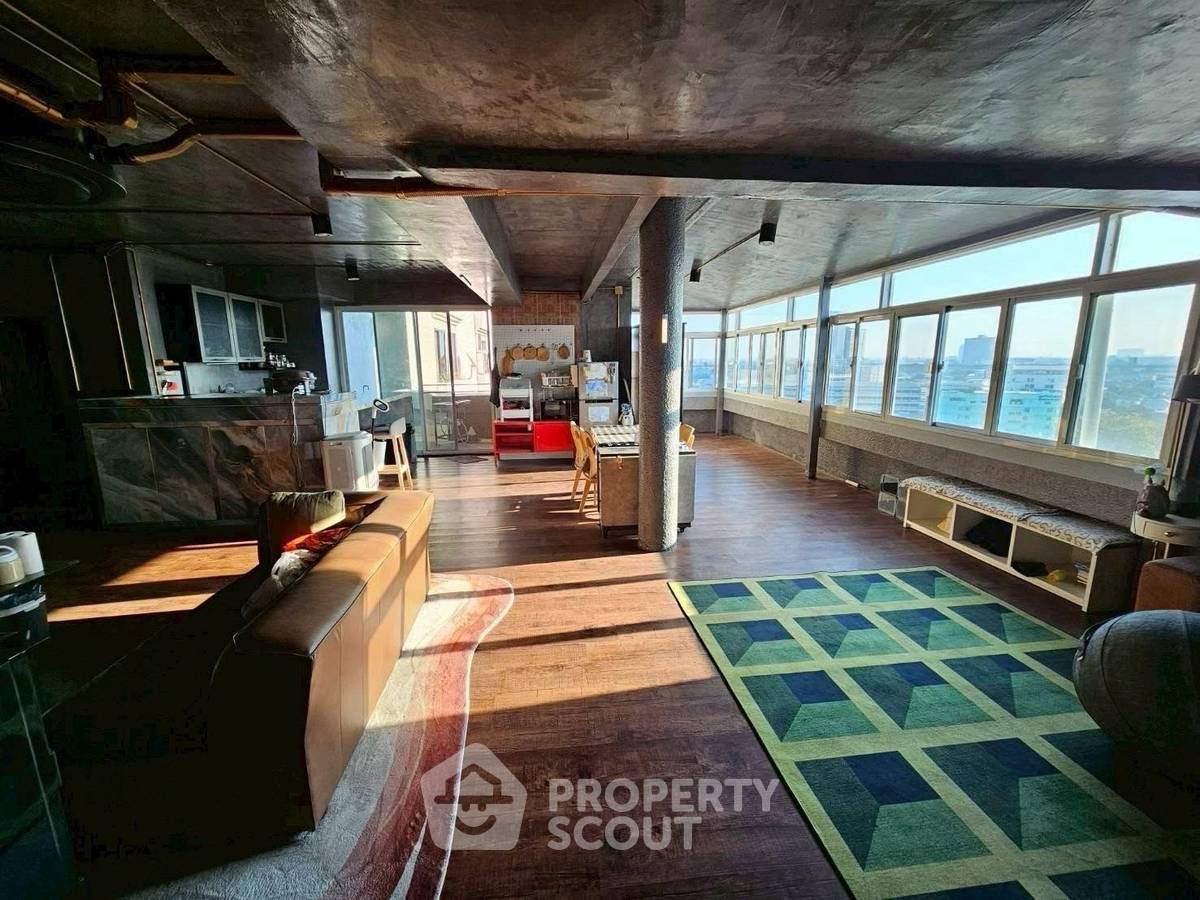 รูป คอนโด 2 ห้องนอน ขนาด 275 ตร.ม. ที่ Unity Tower Condominium ย่านอุดมสุข (ID 3055025) - รูปที่ 2/6