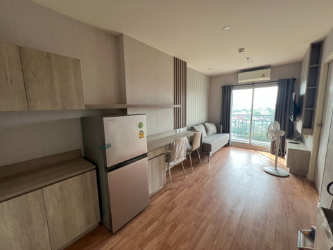 For Sale: Lumpini Park Borommaratchachonnani - Sirindhorn Condo. Mint condition unit on the 10th floor of Building B. Fully ready to move in.