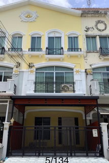 🔥 Townhome for Sale at Baan Klang Muang The Royal Monaco Srinakarin-Pattan — Renovated home in prime city location, ready to move in