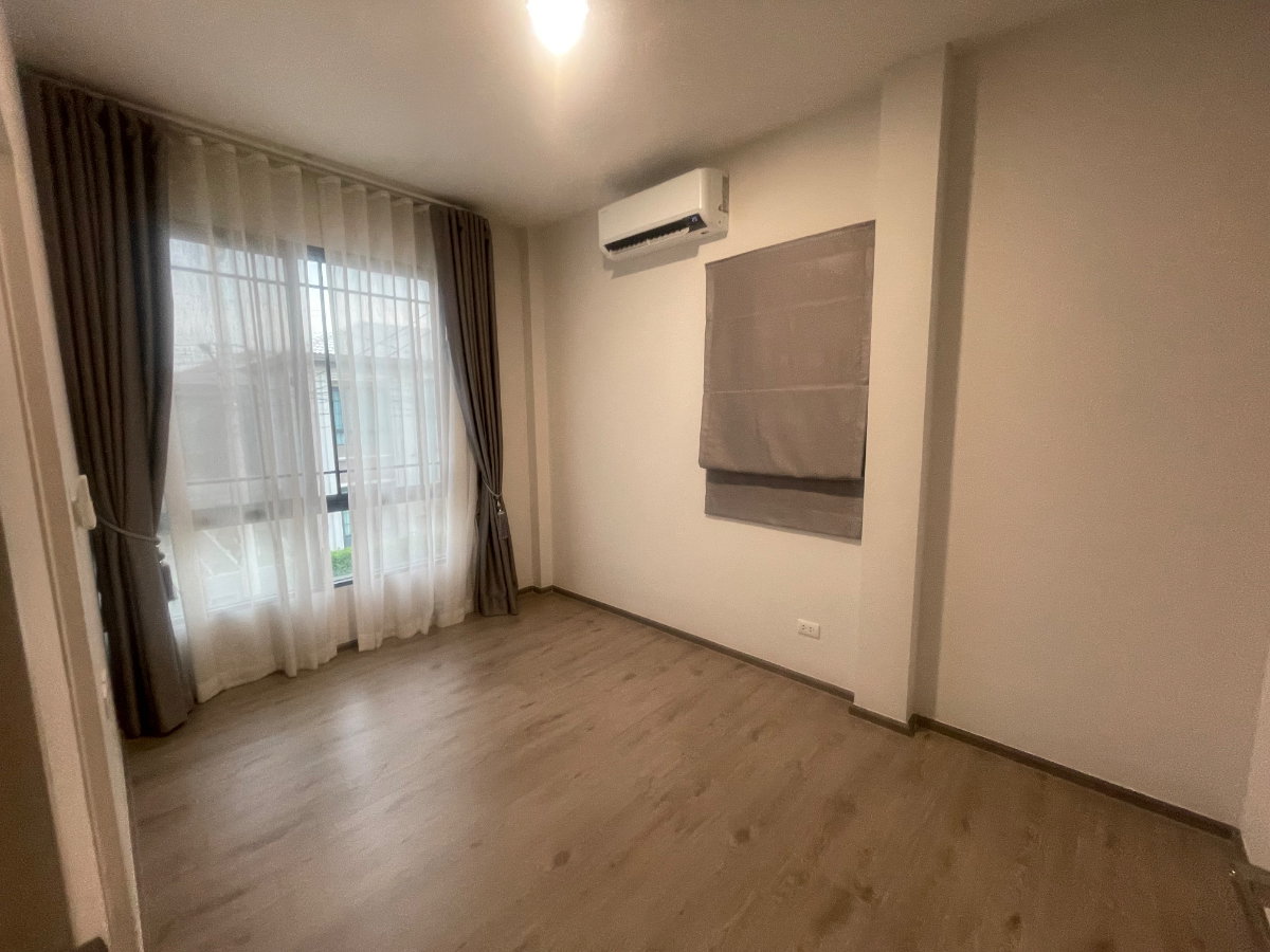 picture Large Twin house "GRAND PLENO PHAHOL-VIBHAVADI" - 8/14