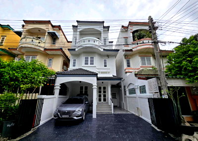 ขายทาวน์โฮม : S1469 🏡 ขายทาวน์โฮม 3 ชั้น หลังใหญ่  หมู่บ้านเศรณี ดอนเมือง – สรงประภา ราคาขาย 3,390,000 บาท