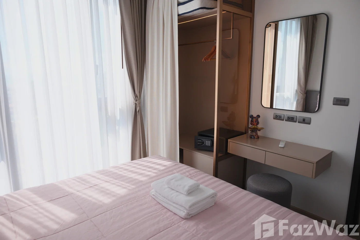 picture Luxury 2-Bedroom Foreign Freehold Condo at Edge Central 6545255 - 8/19