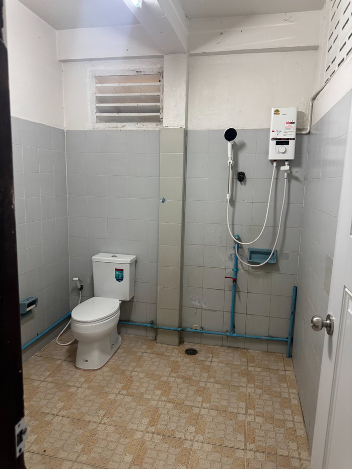 รูป บ้านให้เช่า 50 ตรว ซอยกาญจนาภิเษก 10 รามอินทรา 3 ห้องนอน 2 ห้องน้ำ แอร์ 2 ตัว - รูปที่ 5/9