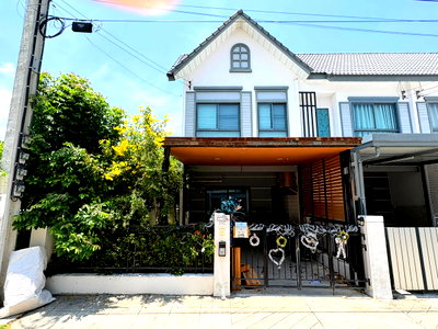 ทาวน์โฮม บางเสาธง สมุทรปราการ : 🔥ขาย ทาวน์โฮมหลังมุม โครงการ Modi Villa Bangna / โมดิ วิลล่า บางนา    ทำเลซอยเอแบคบางนา หลังมุม  ✅มีพื้นที่ข้างบ้านร่มรื่น ทิศทางลมดีหันหน้าทิศใต้