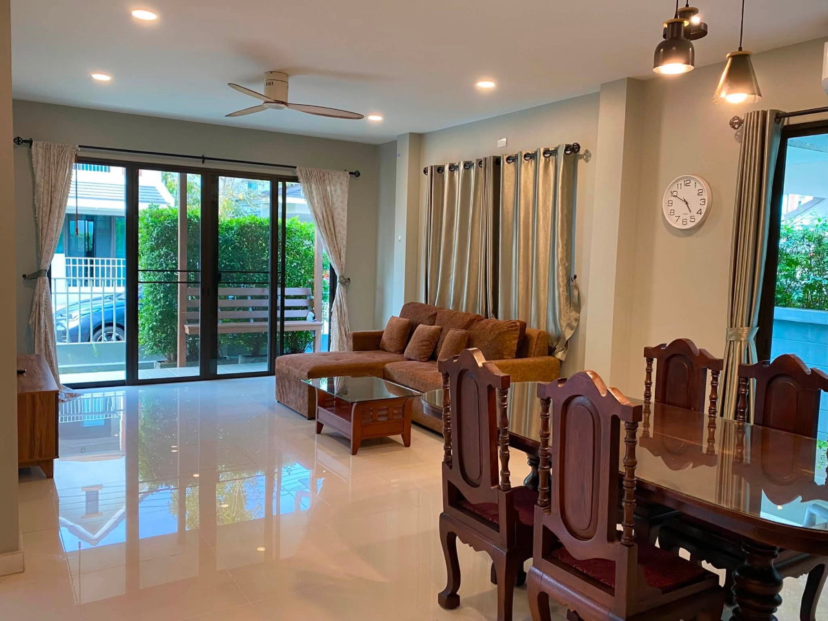 รูป ให้เช่าบ้านเดี่ยว 2 ชั้น บ้านหรู พร้อมเฟอร์นิเจอร์ครบ ใกล้โรงเรียนนานาชาติ #AHD-H1051 - รูปที่ 2/12