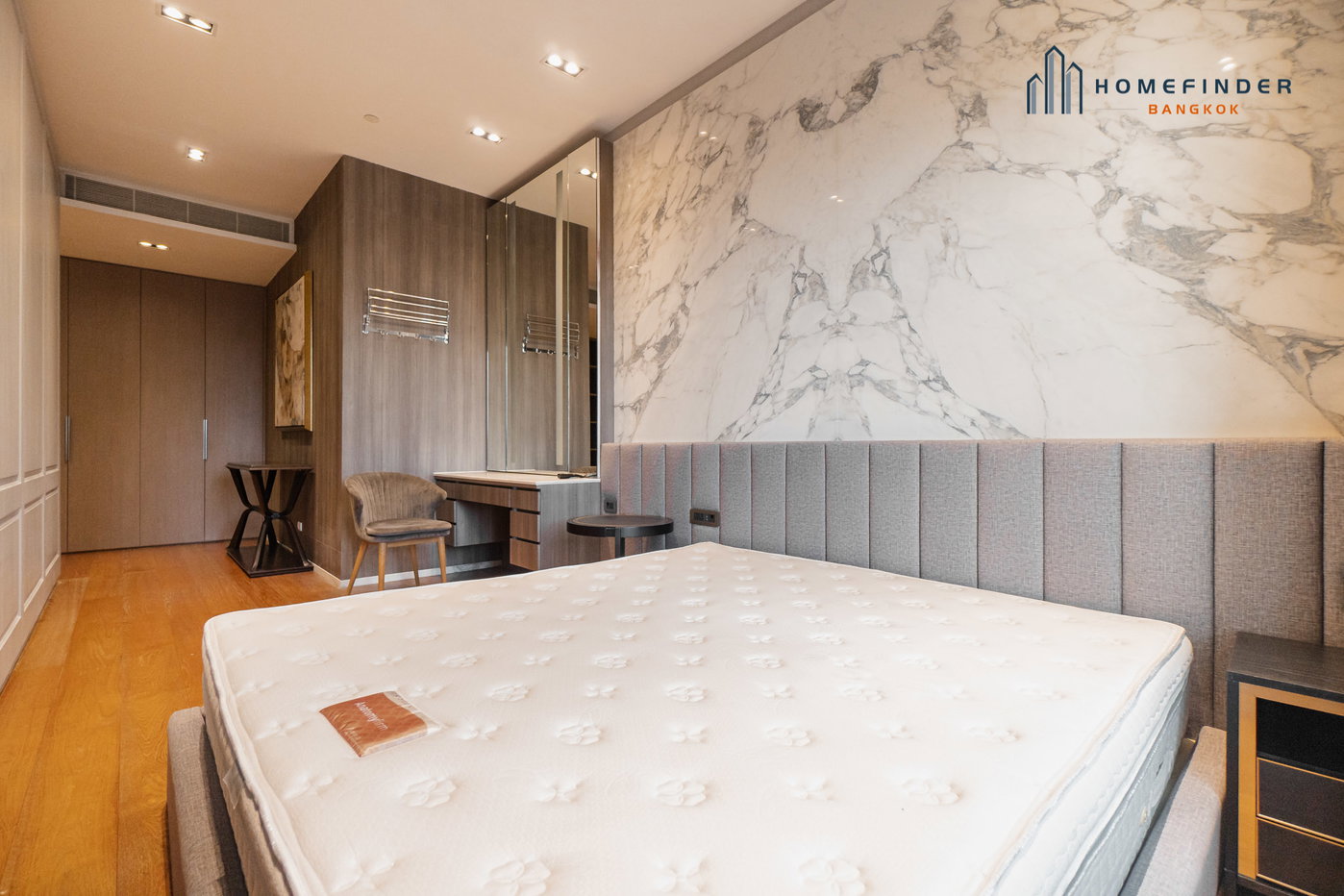 รูป 185 RATCHADAMRI 2 bedrooms, for rent - รูปที่ 24/28