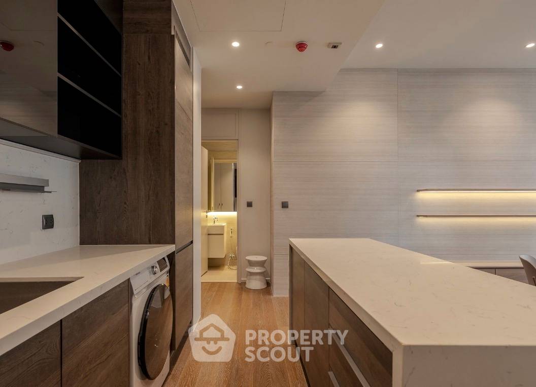 picture Well-Priced 2-BR 96 Sqm At Muniq Langsuan, Near BTS Ratchadamri (ID 3054388) - 2/6