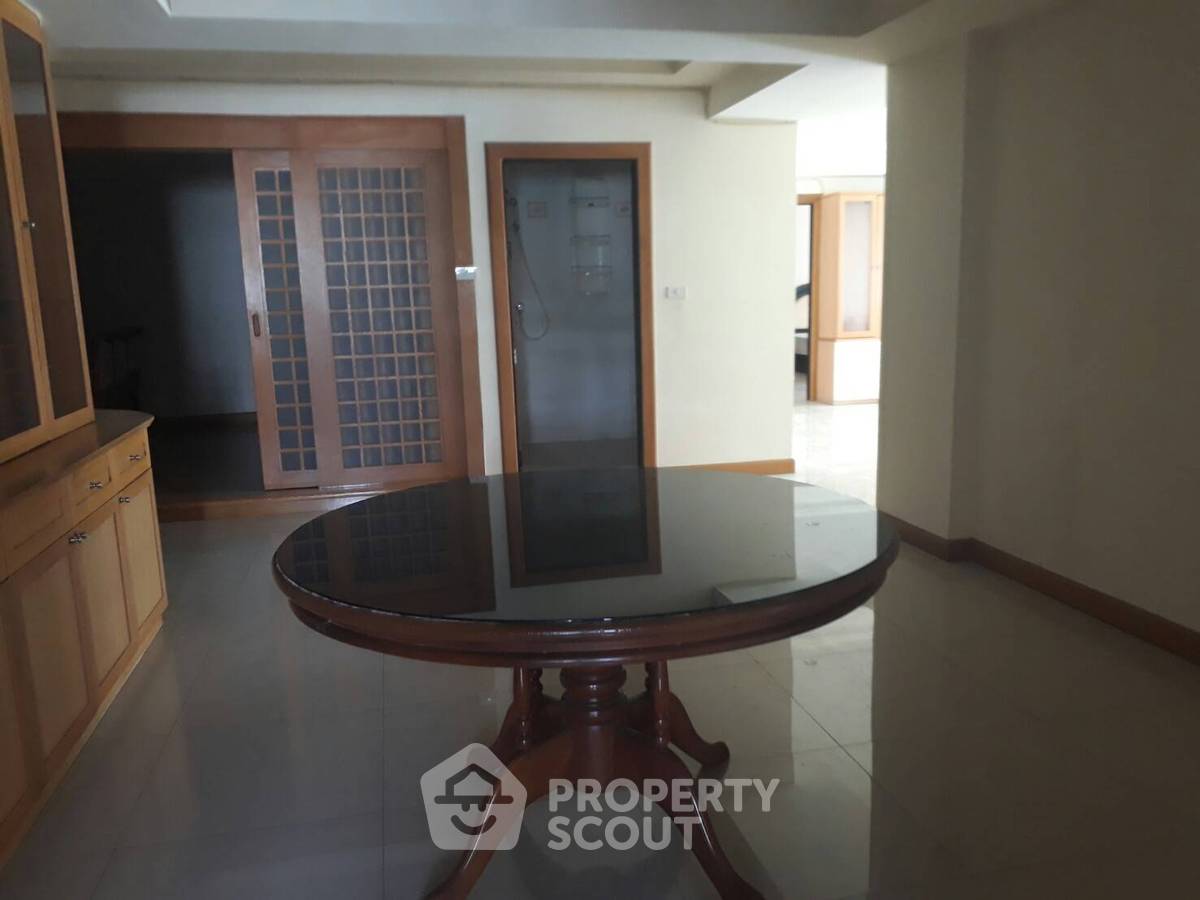 picture 3-BR 160 Sqm Royal Castle Sukhumvit 400m To BTS Phrom Phong (ID 886667) - 4/6
