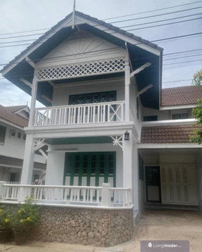 Two-story twin house for sale, beachfront in Hua Hin. Beautiful location. Interested? Add me on Line: @841qqlnr