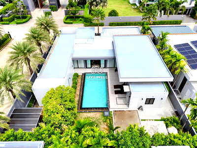 ขายบ้านเดี่ยว : For Sale Luxury Pool Villa Pattaya just 10 minutes to Jomtien Beach 