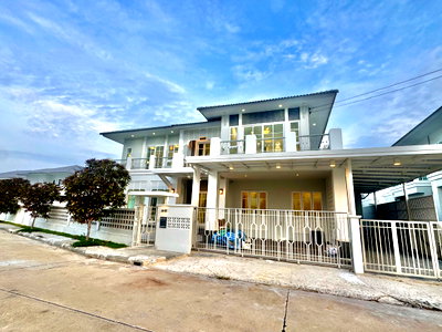 ขายบ้านเดี่ยว : ขายขาดทุน 2,000,000 คฤหาสน์หลังใหญ่ พร้อมตกแต่งหรู 
