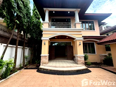 เช่าบ้านเดี่ยว ถนนเพชรบุรี กรุงเทพฯ : บ้านเดี่ยวให้เช่า 3 ห้องนอน ใน คลองตันเหนือ, กรุงเทพมหานคร 6549159