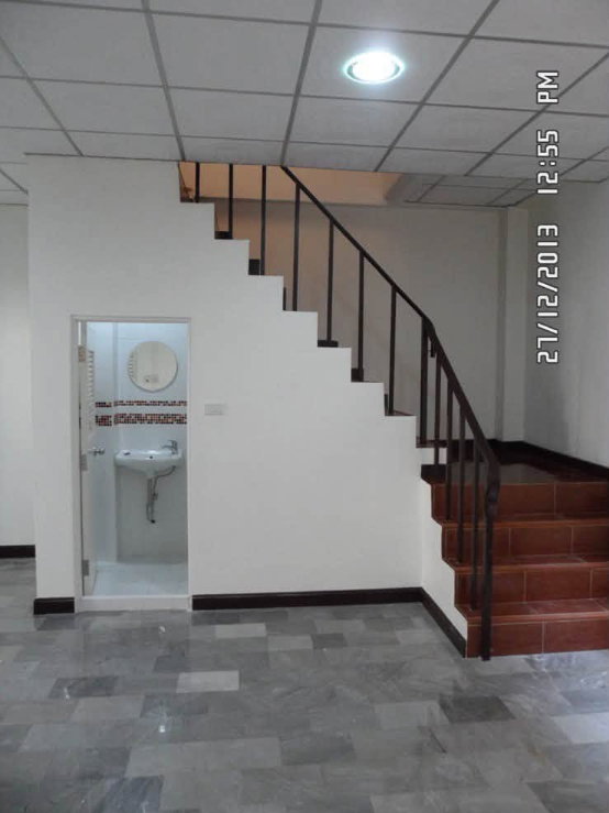 รูป ให้เช่า บ้านทาวน์เฮาส์ 3 ชั้น ในซอย รัชดา 32 หรือ ลาดพร้าว 41 บ้าน 3 ชั้น 4ห้องนอน 3ห้องน้ำ 5แอร์ 2ที่จอดรถในบ้าน บ้านเปล่า - รูปที่ 11/11
