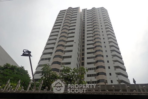 16th-Floor 2-BR At Baan Suanpetch Condominium Near BTS Phrom Phong (ID 884172)