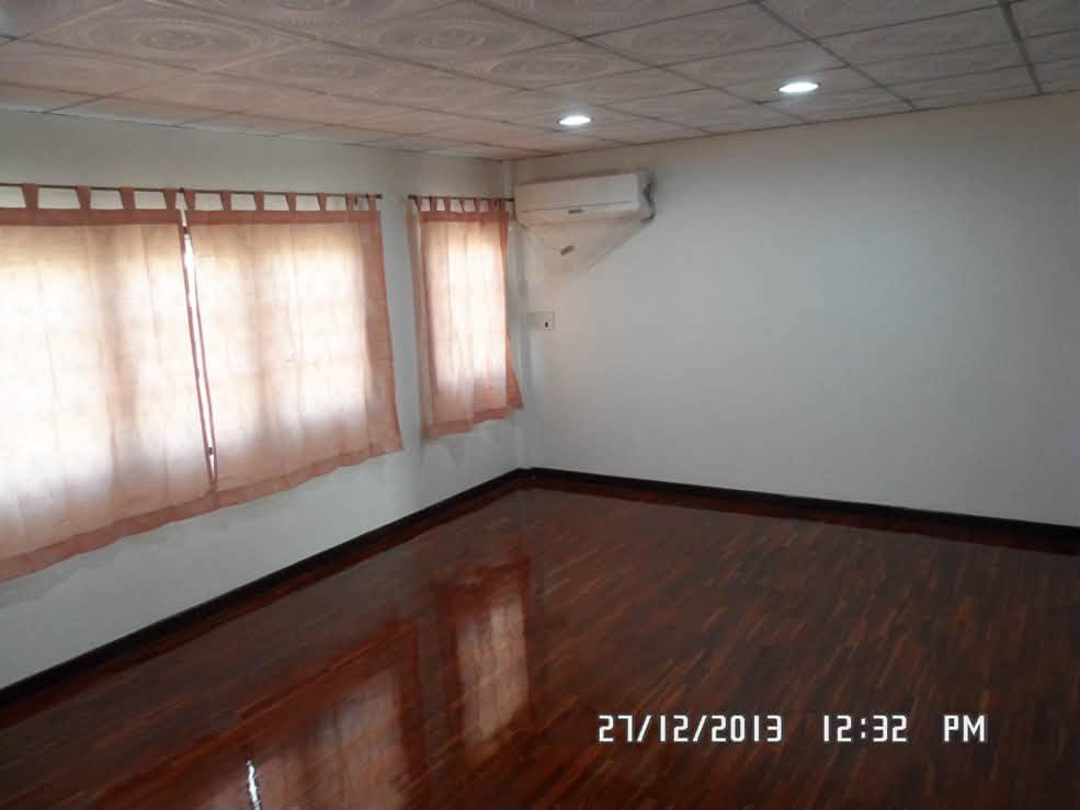 รูป ให้เช่า บ้านทาวน์เฮาส์ 3 ชั้น ในซอย รัชดา 32 หรือ ลาดพร้าว 41 บ้าน 3 ชั้น 4ห้องนอน 3ห้องน้ำ 5แอร์ 2ที่จอดรถในบ้าน บ้านเปล่า - รูปที่ 9/11