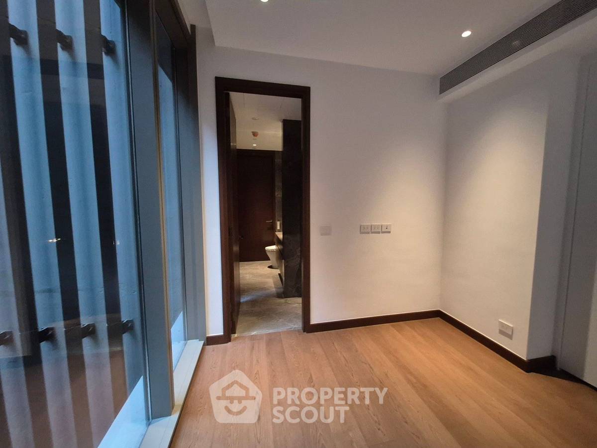 picture 2-BR Condo At Dusit Central Park, 23rd Floor, 90m To MRT Silom (ID 3057412) - 8/9