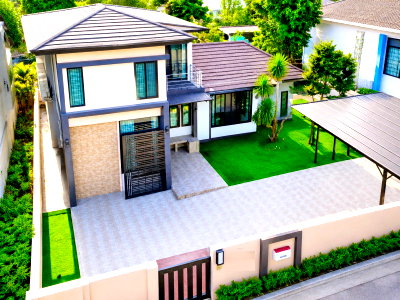 บ้านเดี่ยวให้เช่า : โลตัส มาบตาพุด 3.20กม. 3นอน 3น้ำ คฤหาสน์ 2 ชั้น ทับมา Do home พร้อมโรงจอดรถพิเศษ 96 ตร.ว. 300 ตร.ม. BEYOND สนามแบดมินตัน