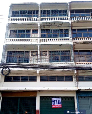 Shophouses for sale เพชรเกษม 108 : Two adjoining commercial buildings for sale, located on Phetkasem 69 Road. Beautiful and affordable. Interested? Add us on Line: @841qqlnr