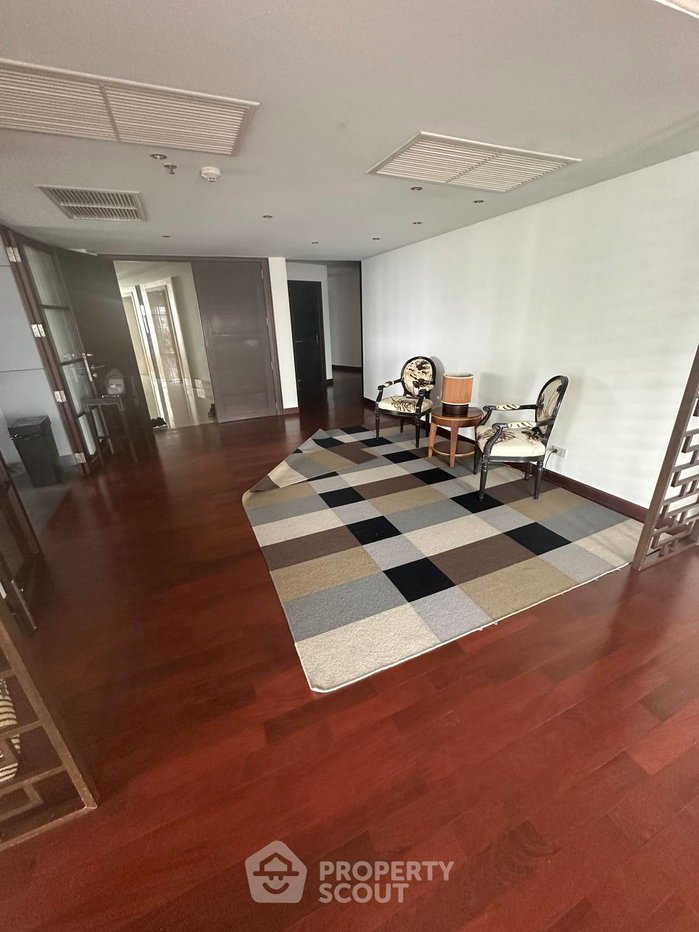 รูป คอนโด 3 ห้องนอน ชั้น 34 ขนาด 239 ตร.ม. Urbana Langsuan ใกล้ BTS ราชดำริ 400 ม. (ID 2277755) - รูปที่ 2/5